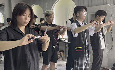 中考成績不(bù)理(lǐ)想，可(kě)以考慮學美(měi)發