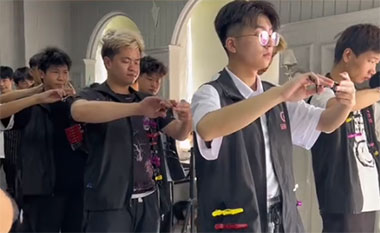 從(cóng)新手小(xiǎo)白(bái)到(dào)頂尖美(měi)發師(shī)，都(dōu)是(shì)從(cóng)這(zhè)些(xiē)技(jì)能(néng)學起的(de) 