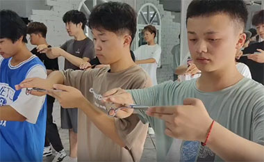 看(kàn)準這(zhè)5點選美(měi)發學校(xiào)，一(yī)定不(bù)會(huì)太差 