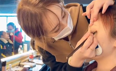 看(kàn)臉時(shí)代,學化(huà)妝到(dào)底有(yǒu)多(duō)爽？