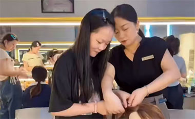 如(rú)果你(nǐ)想高(gāo)效學化(huà)妝，建議(yì)早點悟透這(zhè)2點