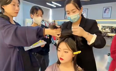 普通(tōng)女(nǚ)孩做(zuò)自(zì)由化(huà)妝師(shī)，如(rú)何快(kuài)速入行(xíng)？