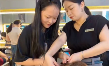 學化(huà)妝，哪些(xiē)崗位比較吃(chī)香？