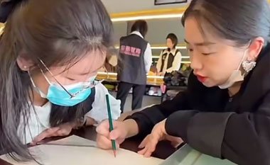 你(nǐ)能(néng)學化(huà)妝嗎(ma)？過來(lái)人(rén)教你(nǐ)從(cóng)這(zhè)5點判斷 